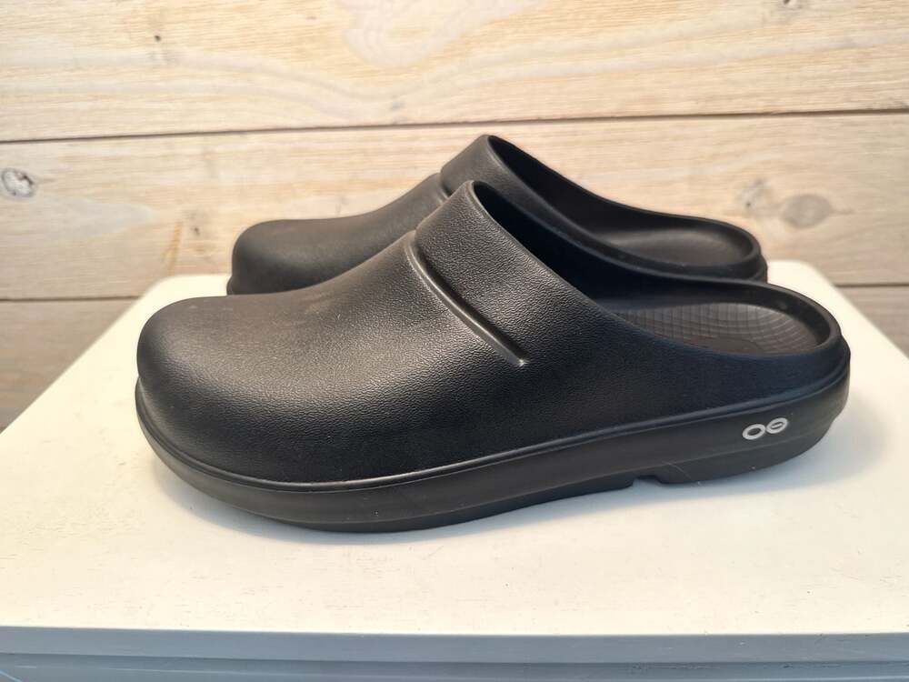 OOFOS OOcloog Black Recovery Clogs Men's 11 Women's 13